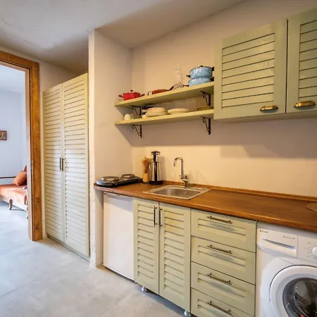 Gueney'in 5 Odasi דטקה