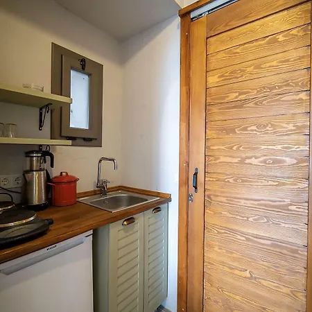 Gueney'in 5 Odasi شقة فندقية *