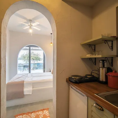 Gueney'in 5 Odasi شقة فندقية *