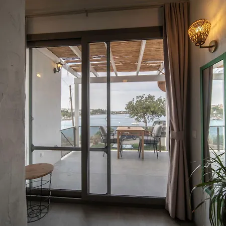 Gueney'in 5 Odasi شقة فندقية داتْشا